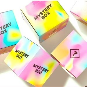 🎉💖 HOST PICK 💖🎉 10 ITEM 5 FULL SIZE MAKEUP SKINCARE HAIR MYSTERY BOX NWT